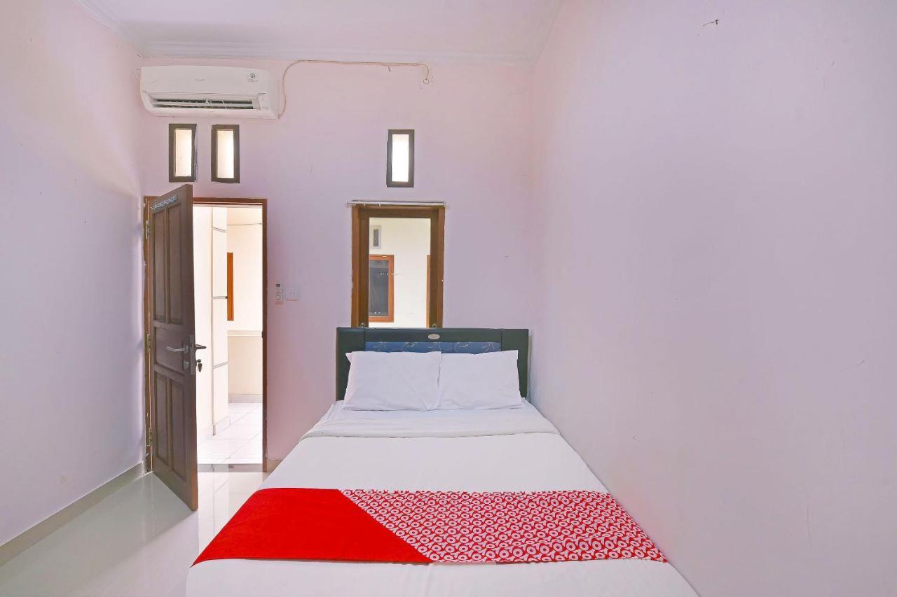 OYO 91445 Sandat Guest House Denpasa Buitenkant foto